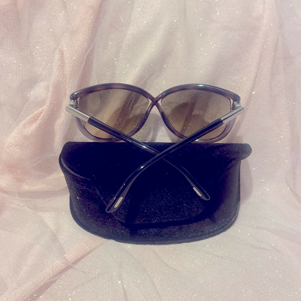 Tom Ford Sunnies! - Picture 3 of 4